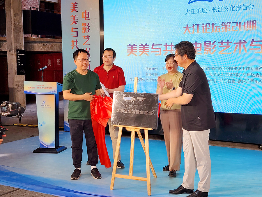 94339a232fb5.jpg